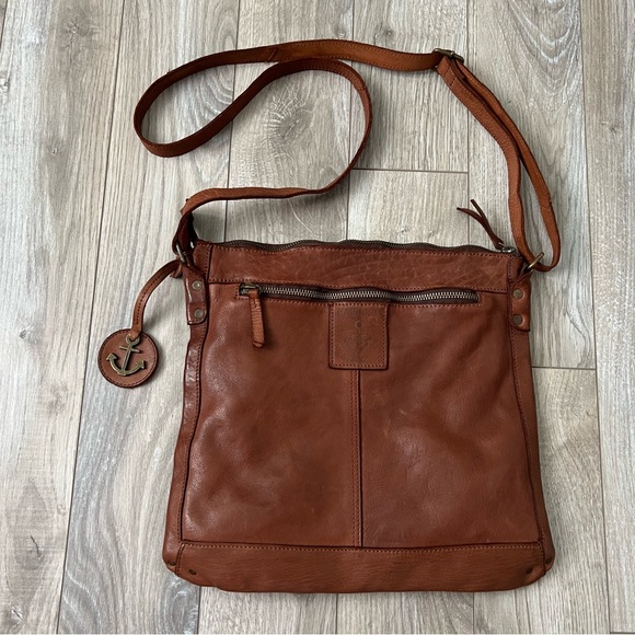Harbor 2nd Bags Harbor 2nd Leather North South Flat Crossbody Bag